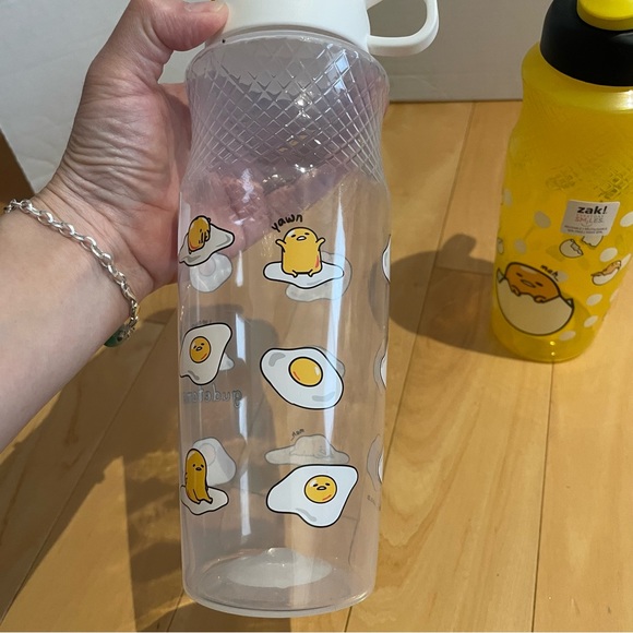 2 new sanrio gudetama 30oz bottles - Picture 3 of 6